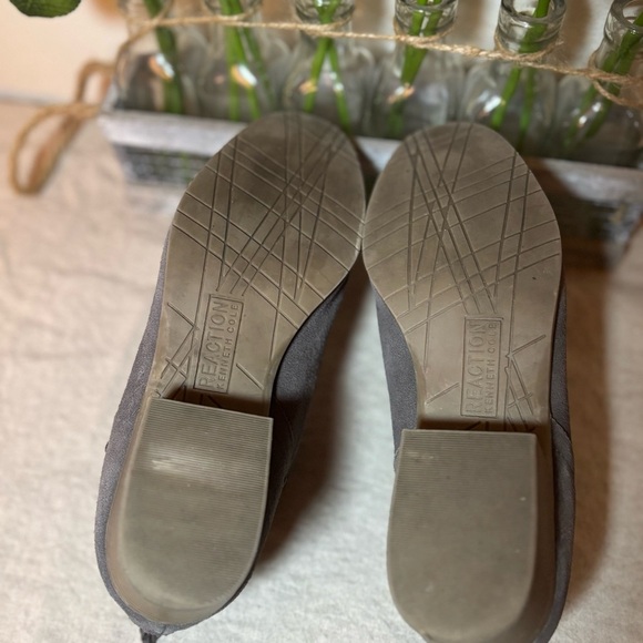 Kenneth Cole REACTION Women's Side Skip Ankle Boot Loafer, Concrete Size 8.5. - Picture 7 of 8